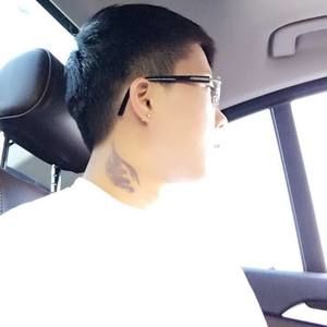 Meet your Posher, Leslie